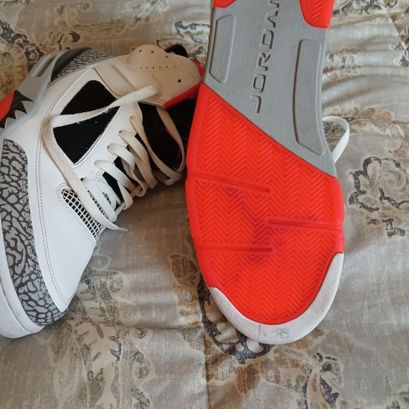 JORDAN SNEAKERS - Picture 3 of 6